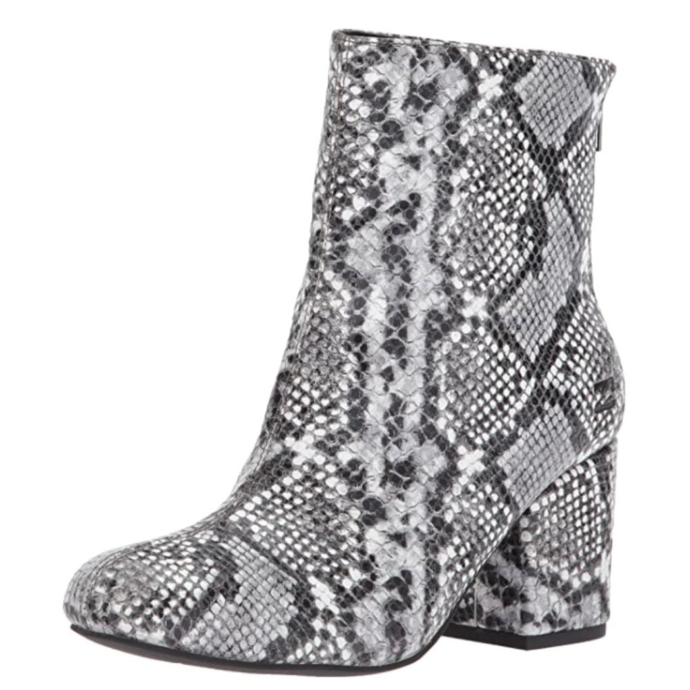 Billabong Women's Luna Ankle Bootie, Black/White